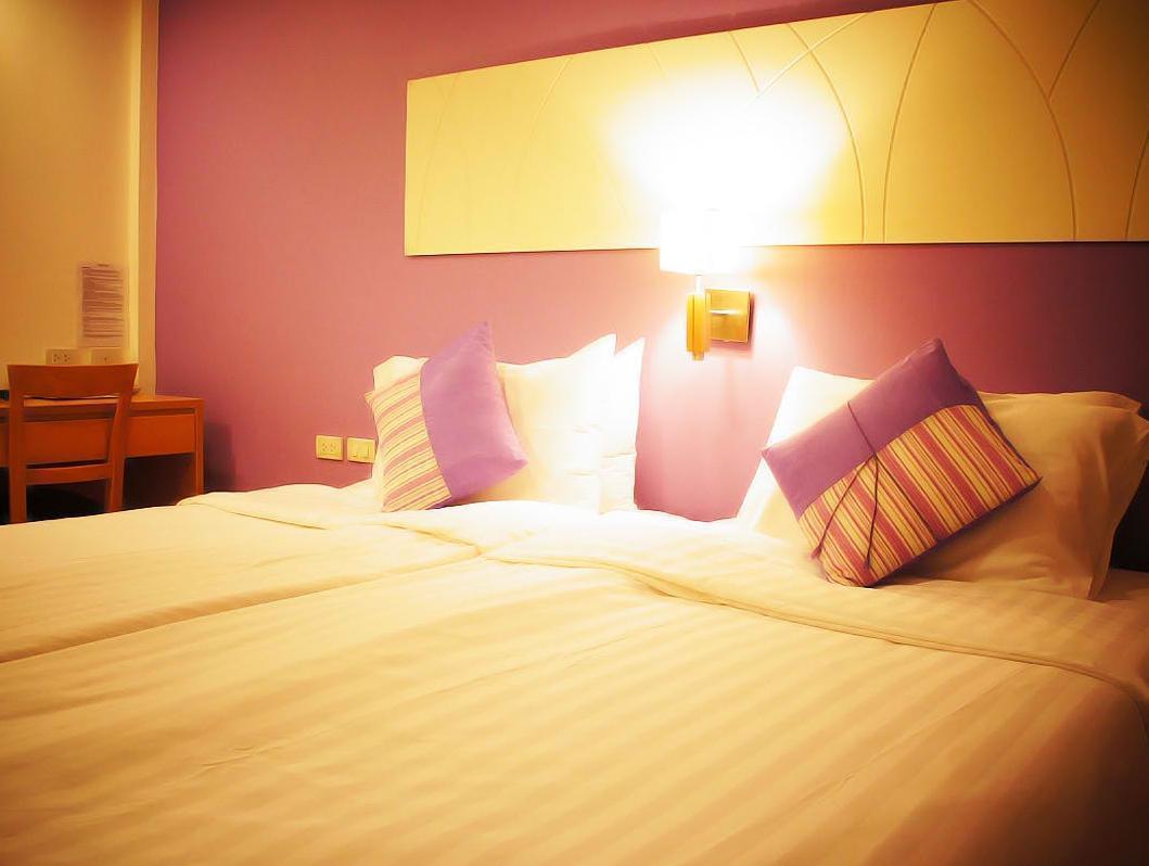 Nantra De Comfort Bangkok Esterno foto