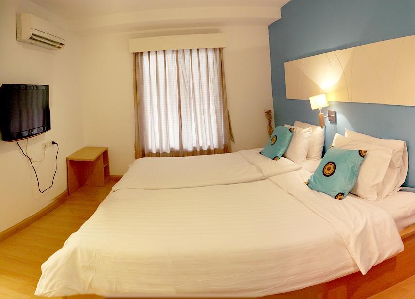 Nantra De Comfort Bangkok Esterno foto