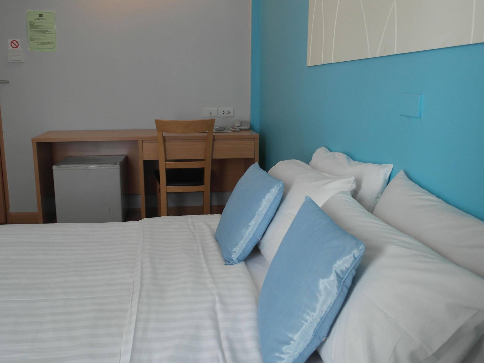 Nantra De Comfort Bangkok Esterno foto