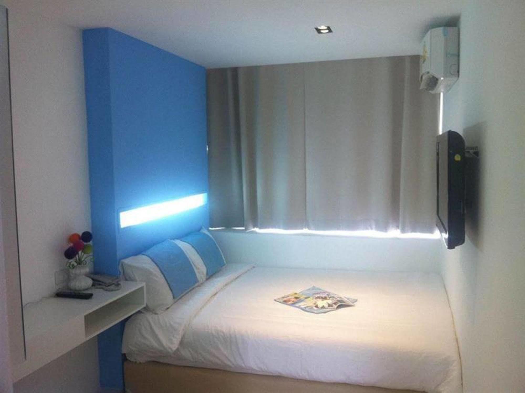 Nantra De Comfort Bangkok Esterno foto